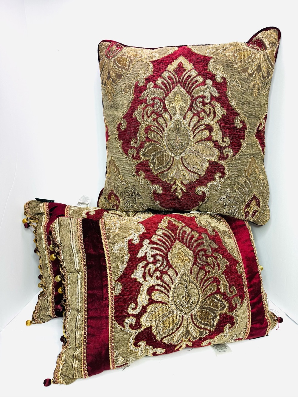J Queen New York Guiliana Embroidered Decorative pillows, Lot Of 3